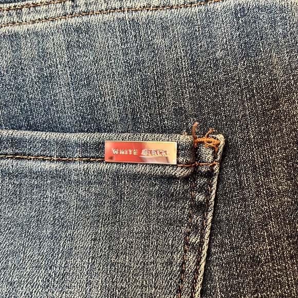 White House Black Market Size 0 Straight Jeans - Picture 4 of 6